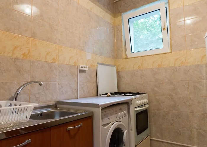 Simona * Βουκουρέστι